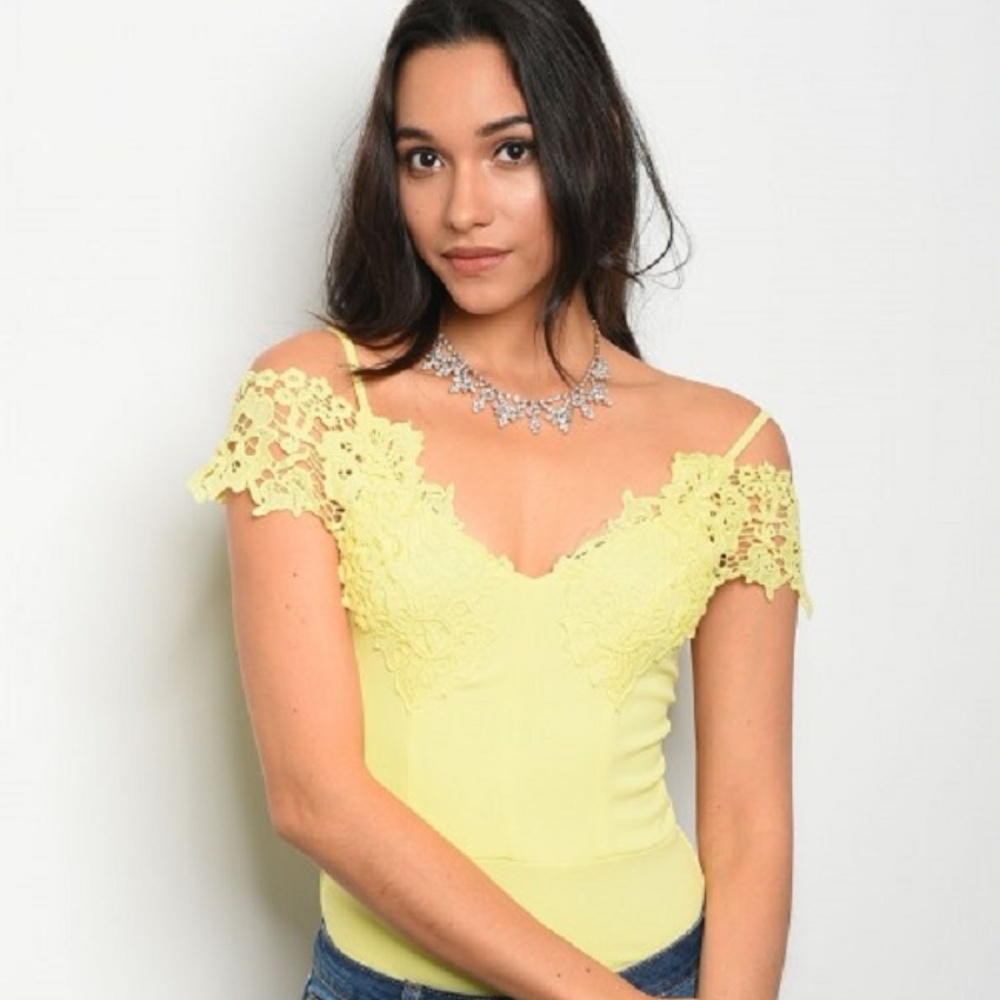 💛🎇Lace Bodysuit